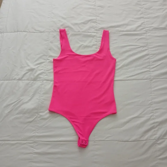 Express Body Contour Scoop Neck Bodysuit - Picture 1 of 3